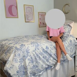 Pottery Barn Teen Blue and White Floral Duvet Cover